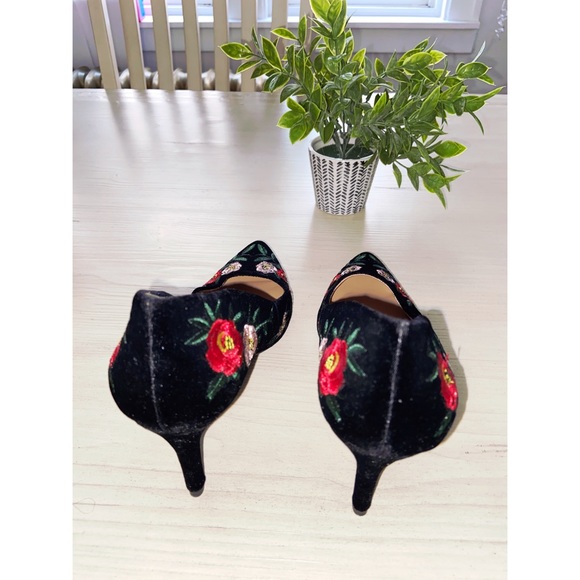 Floral Embroidered Heel - Picture 3 of 4